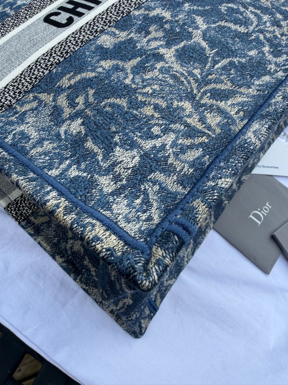 💯 Dior Brocart Motif Book Tote Bag - Picture 12 of 16